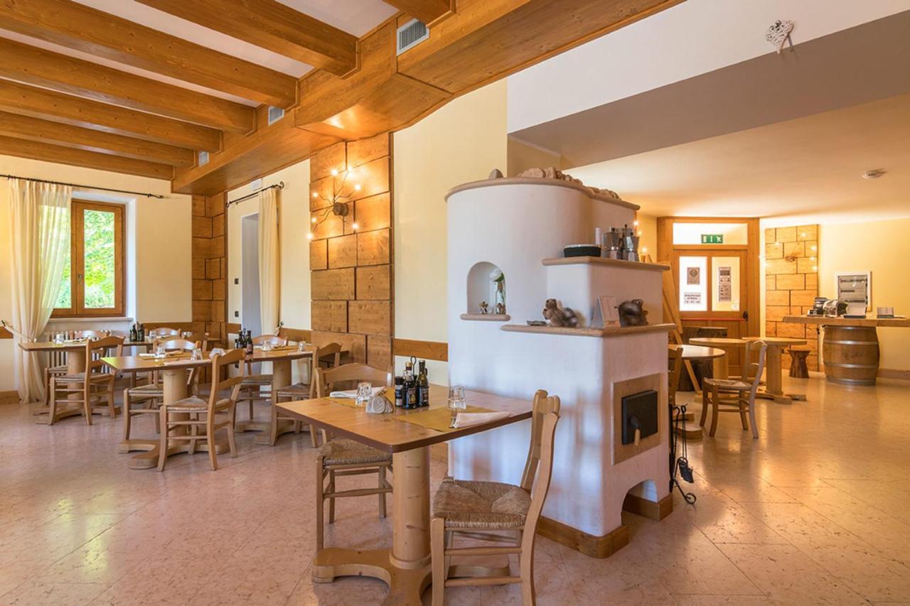 Locanda Alpina A 1250 Mt Ala Buitenkant foto